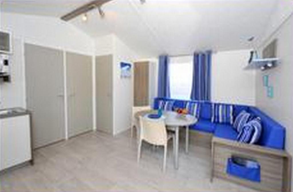 Camping Au Bord De L'Aisne Guignicourt Bilik gambar